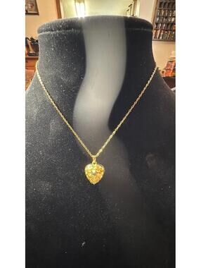 Heart with a faux pearl in it!